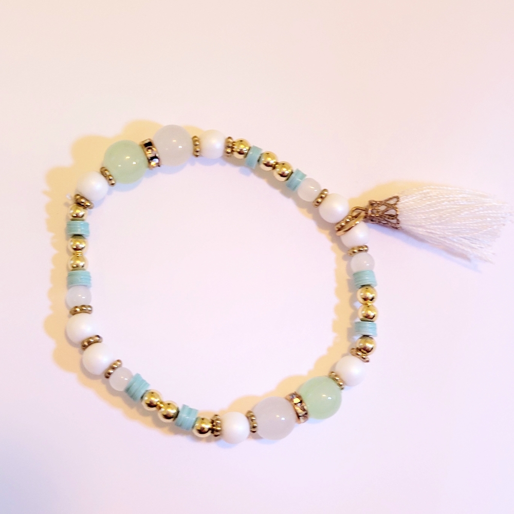 Elegant Gold and White Beaded Bracelet
